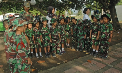 Pelepasliaran Tukik Memperingati Hari Pahlawan